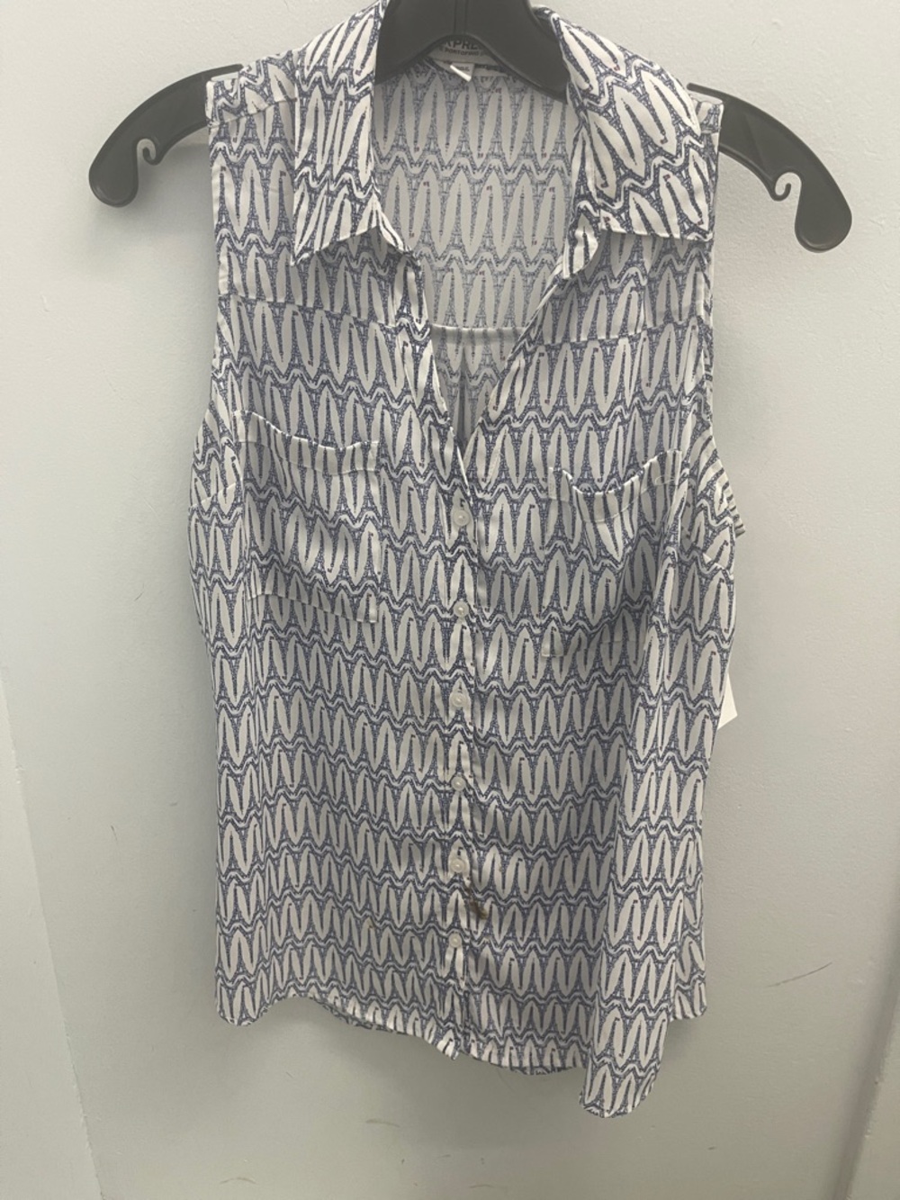 Express Portofino Sleeveless Button-Front Camisole in White and Navy Pattern